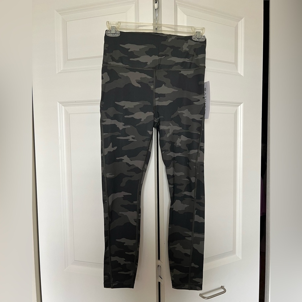 Athleta 7/8th camo Leggings